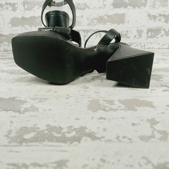 New Abound Tracy Black Faux Leather Block Heel Retro Platform Sandals H465 - Picture 9 of 15